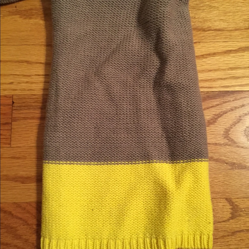 Old navy sweater